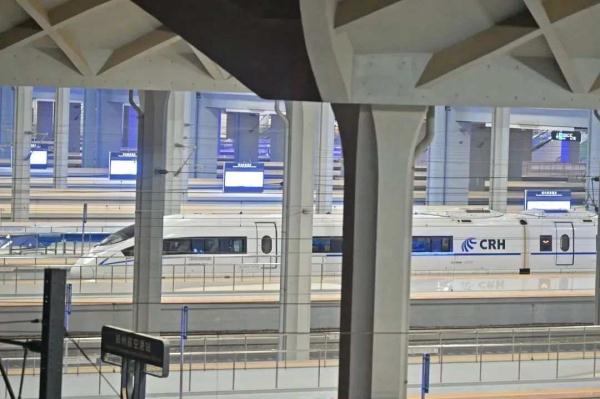 这趟车没有旅客，全程1028公里一站直达！