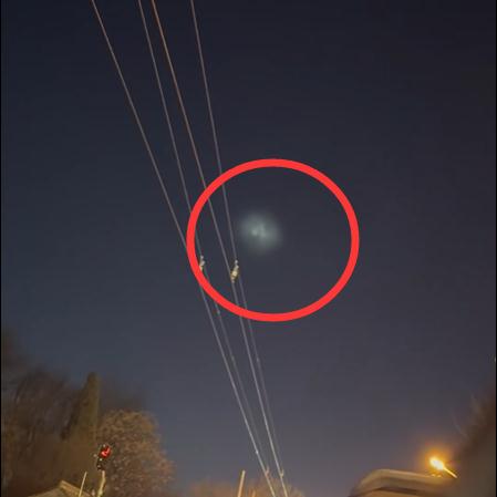 北京上空出现不明飞行物?很多人拍到 北京上空出现不明飞行物?很多人拍到