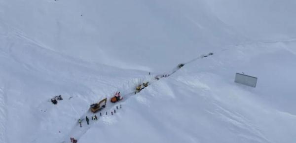 直升机紧急救援！1000多名游客滞留这里......