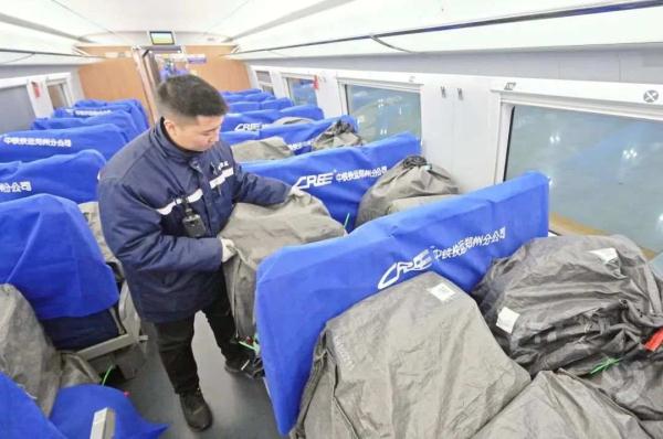 这趟车没有旅客，全程1028公里一站直达！