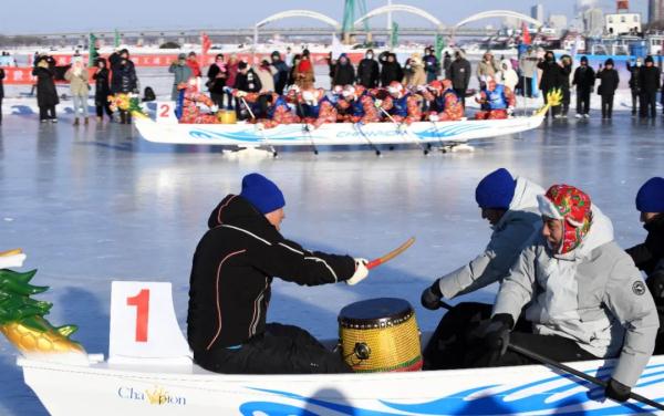你们想看的南北冰上龙舟赛真的来了!哈尔滨这是开武林大会的节奏啊…… 你们想看的南北冰上龙舟赛真的来了!哈尔滨这是开武林大会的节奏啊……