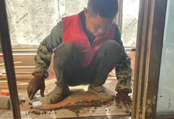 杭州老板愁疯，年薪25万元招不到人！“小年轻都不愿干！”网友吵翻