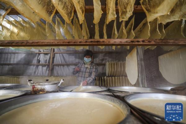 浙江诸暨：乡村传统豆腐皮迎新春