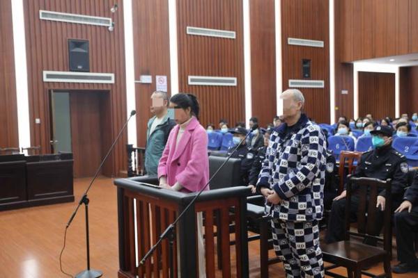 民营医院院长与中介联手,骗取医保基金近400万元 民营医院院长与中介联手,骗取医保基金近400万元