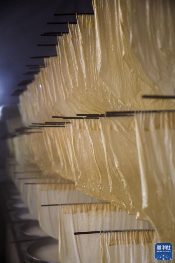 浙江诸暨：乡村传统豆腐皮迎新春