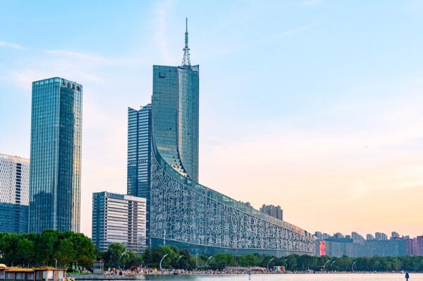 乘坐公交去结婚!合肥“520”“1314”来了 乘坐公交去结婚!合肥“520”“1314”来了