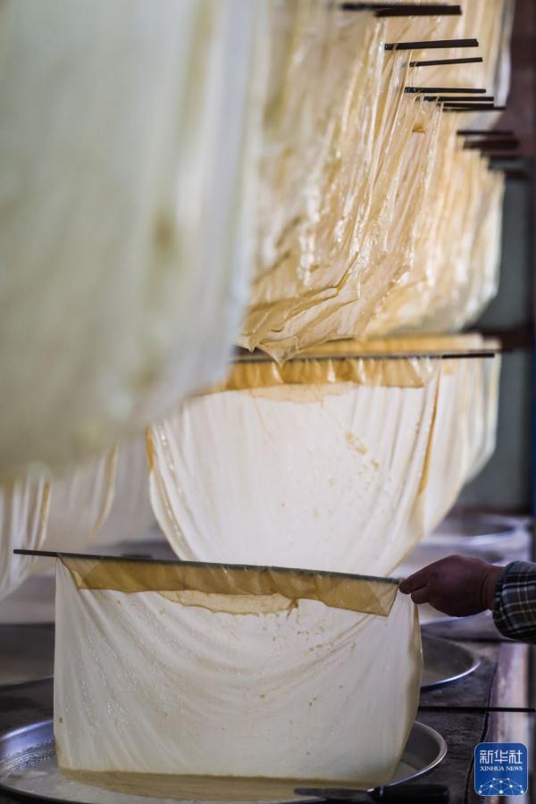 浙江诸暨：乡村传统豆腐皮迎新春