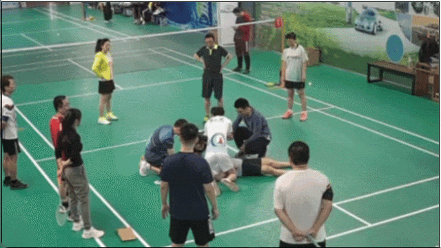 紧急！男子打球时突然倒地，呼吸停止……