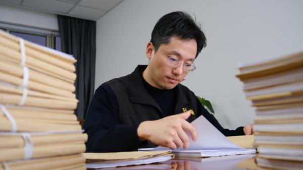 从刷单案中揪出了2000多个骗子,这名上海刑警如何成为反诈“先行者”? 从刷单案中揪出了2000多个骗子,这名上海刑警如何成为反诈“先行者”?