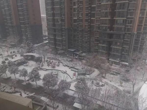 石家庄下雪了！会下大吗？还会下多久？