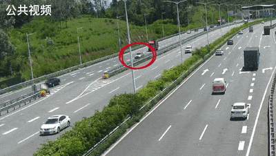 片刻走神,5车追尾,负全责! 片刻走神,5车追尾,负全责!