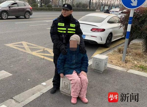 八旬老人迷路，民警暖心援手送回家
