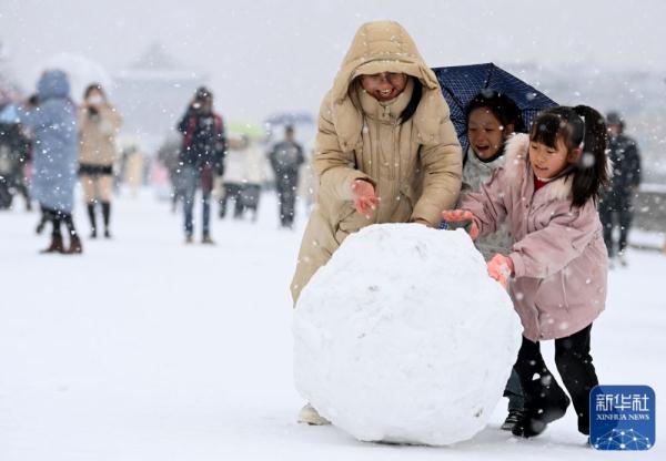 雪落长安添古韵