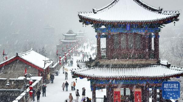 雪落长安添古韵