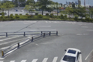 片刻走神,5车追尾,负全责! 片刻走神,5车追尾,负全责!