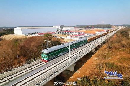 宣绩高铁开始全线铺轨 宣绩高铁开始全线铺轨
