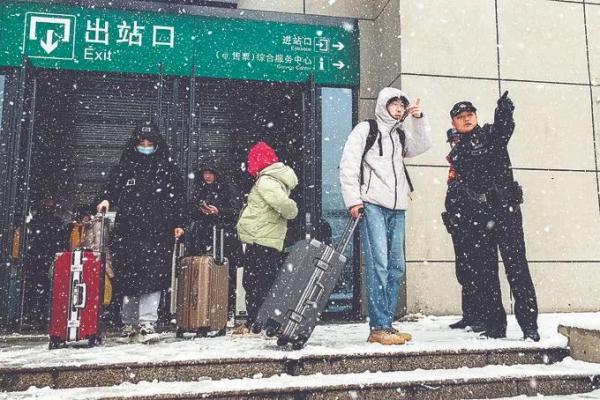 风雪中,暖心警事儿一箩筐! 风雪中,暖心警事儿一箩筐!