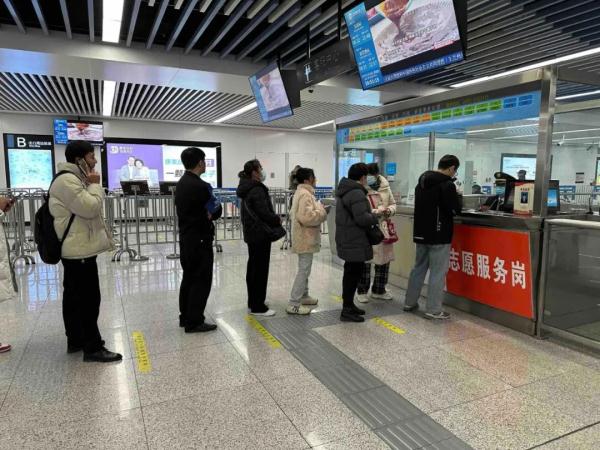 抢不到，根本抢不到！网友喊话兰州地铁：求补仓！