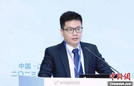 大学生将2万奖学金全部捐山区孩子 大学生将2万奖学金全部捐山区孩子