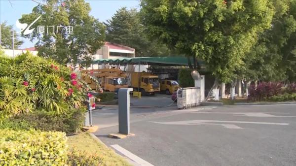 神操作！为躲查酒驾，一男子竟把车开进交警大院……