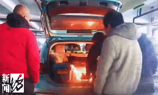 司机竟在后备厢生火炒菜！涉事出租车公司回应