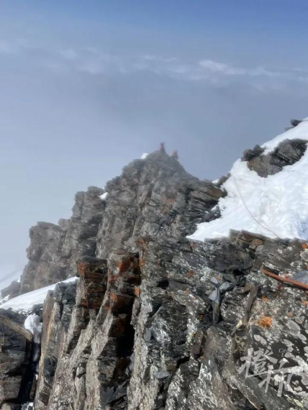 多方核实1月18日攀登雪宝顶过程中失联两名驴友在四川省阿坝州松潘县