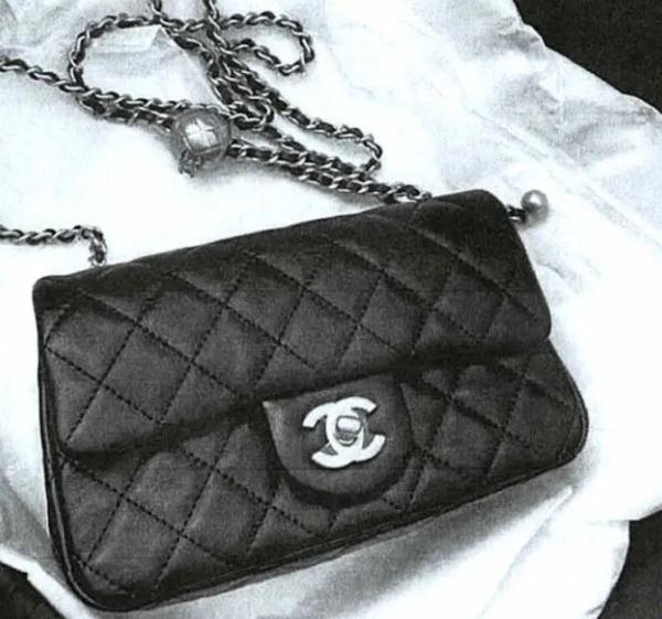 花4万元网购的“香奈儿”包竟是假货,女子获赔13万! 花4万元网购的“香奈儿”包竟是假货,女子获赔13万!