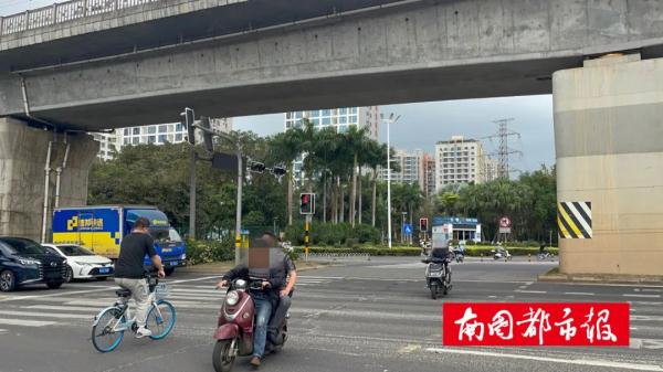 电动车闯红灯酿事故致2人受伤！海口交警提醒→