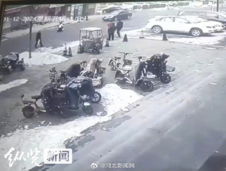 “3岁男孩发病,河北一幼师街头跪地拦车”后续:热心好车主已经找到! “3岁男孩发病,河北一幼师街头跪地拦车”后续:热心好车主已经找到!