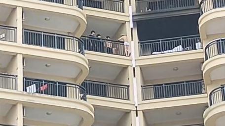 2名少年不幸遇难!惠州消防通报一小区火灾:4辆电动车在公寓内充电 2名少年不幸遇难!惠州消防通报一小区火灾:4辆电动车在公寓内充电