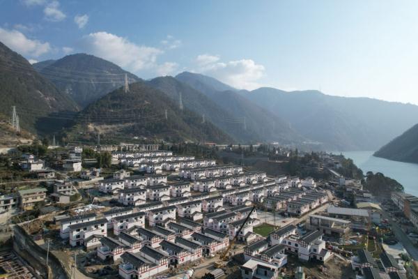 冲刺、收获、信心——四川“9·5”泸定地震灾区回访见闻 冲刺、收获、信心——四川“9·5”泸定地震灾区回访见闻