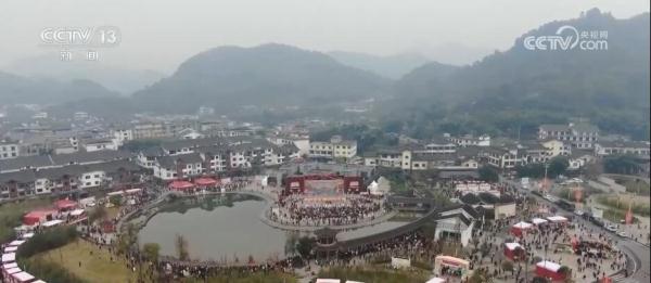 各地喜气洋洋“年味”渐浓 物丰价美“烟火气”里迎新年 各地喜气洋洋“年味”渐浓 物丰价美“烟火气”里迎新年