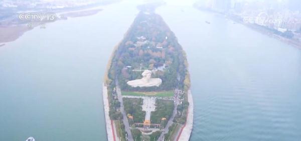 打造发展“新赛道” 低空经济“起飞”催生万亿级大市场 打造发展“新赛道” 低空经济“起飞”催生万亿级大市场