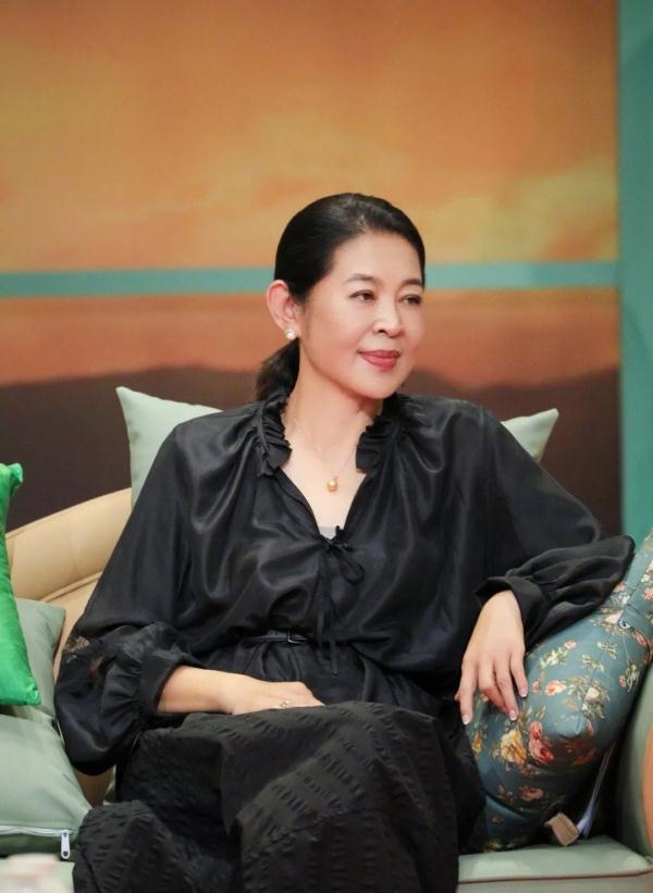 倪萍被质疑整容?直播间回应 倪萍被质疑整容?直播间回应