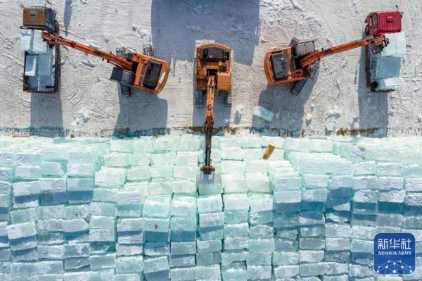 一年不融化!“尔滨”开始为下个冰雪季存冰 一年不融化!“尔滨”开始为下个冰雪季存冰