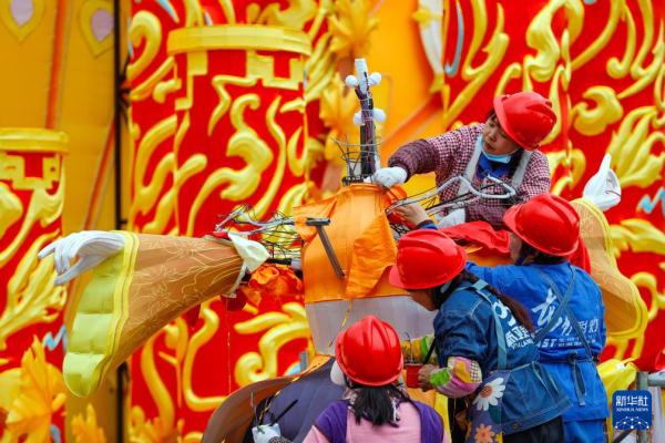 第30届自贡国际恐龙灯会将举行