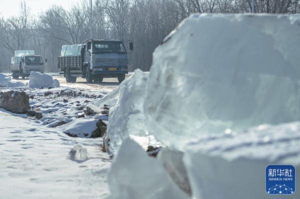 一年不融化!“尔滨”开始为下个冰雪季存冰 一年不融化!“尔滨”开始为下个冰雪季存冰