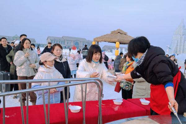 一碗香粥,温暖青城丨呼和浩特欢乐冰雪节冰雪文化活动精彩纷呈 一碗香粥,温暖青城丨呼和浩特欢乐冰雪节冰雪文化活动精彩纷呈