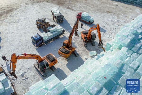 一年不融化!“尔滨”开始为下个冰雪季存冰 一年不融化!“尔滨”开始为下个冰雪季存冰