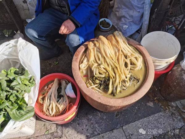 要涨价了！杭州一大早排起长队，卖疯了！87岁老大爷：怎么今年还要...