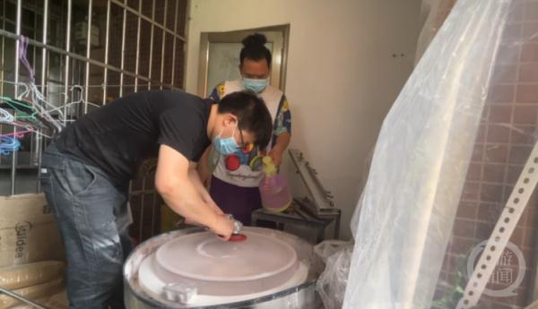 理发师用一年半磨出半米口径望远镜给爱女看星星