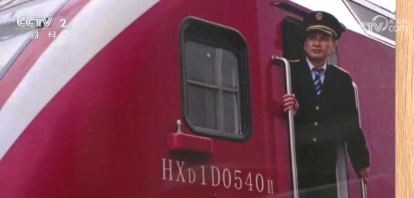 一大批高铁密集开通 在“飞驰”中感受国家发展速度