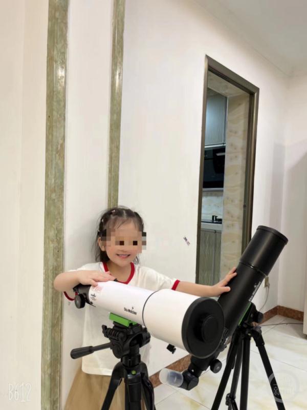 理发师用一年半磨出半米口径望远镜给爱女看星星