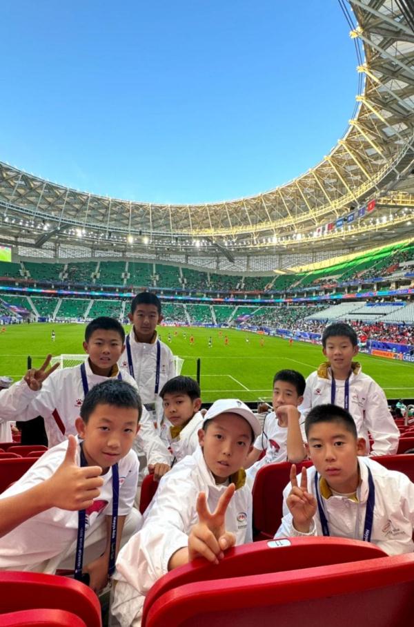 亚洲杯中国小护旗手谈国足：传好球 射好门