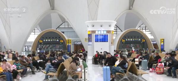 一大批高铁密集开通 在“飞驰”中感受国家发展速度