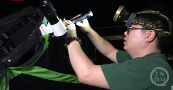 理发师用一年半磨出半米口径望远镜给爱女看星星