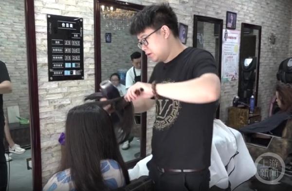 理发师用一年半磨出半米口径望远镜给爱女看星星