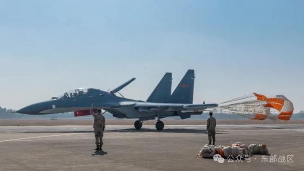 突击战斗、编队进攻、低空战术……向战,向战! 突击战斗、编队进攻、低空战术……向战,向战!