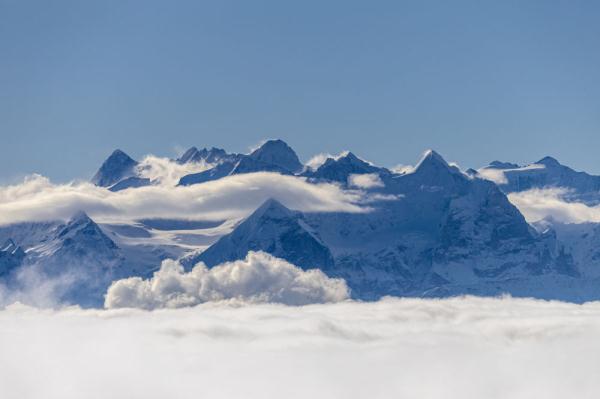 云端的皮拉图斯山