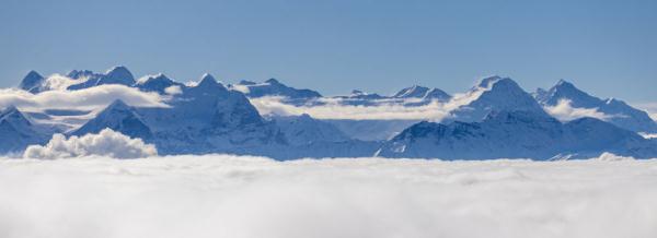 云端的皮拉图斯山